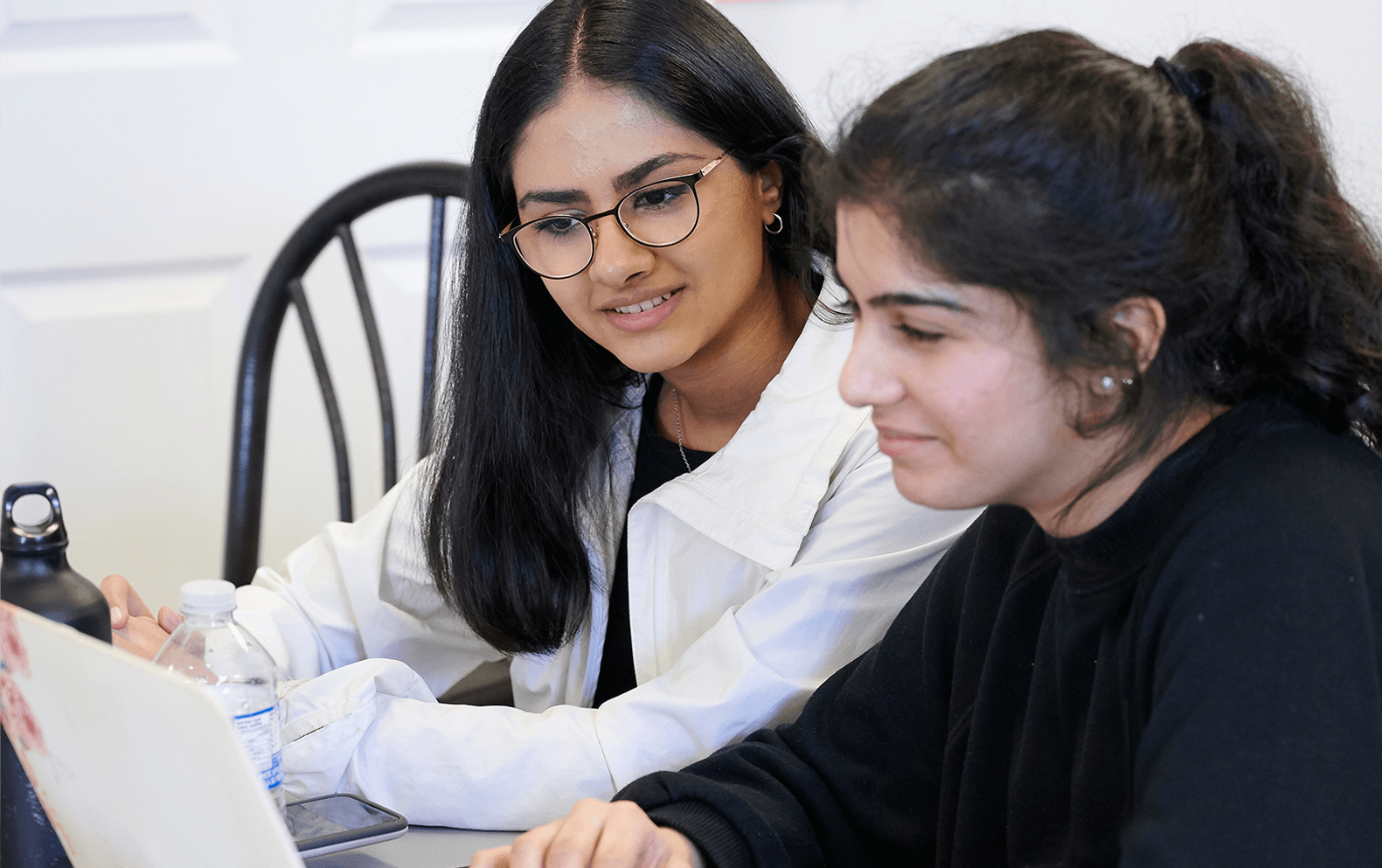 Build your local computer science community and your resume. Apply for Canada Learning Code’s teen ambassador program today.